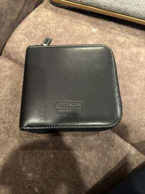 Coach Vintage Black Leather Zip-Around 12-Slot CD DVD Holder Case FS4388